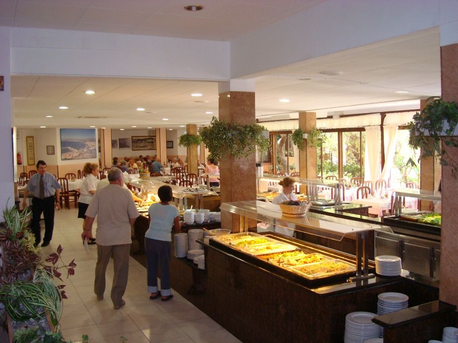רוזס Hotel Univers מראה חיצוני תמונה