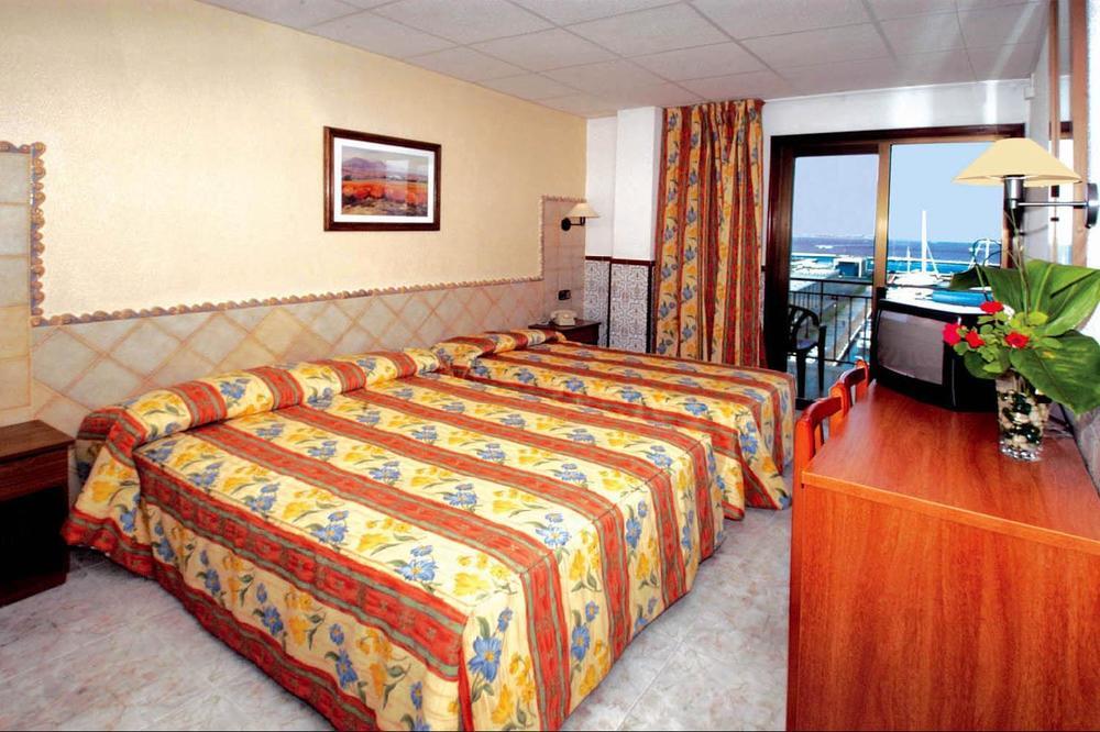 רוזס Hotel Univers מראה חיצוני תמונה