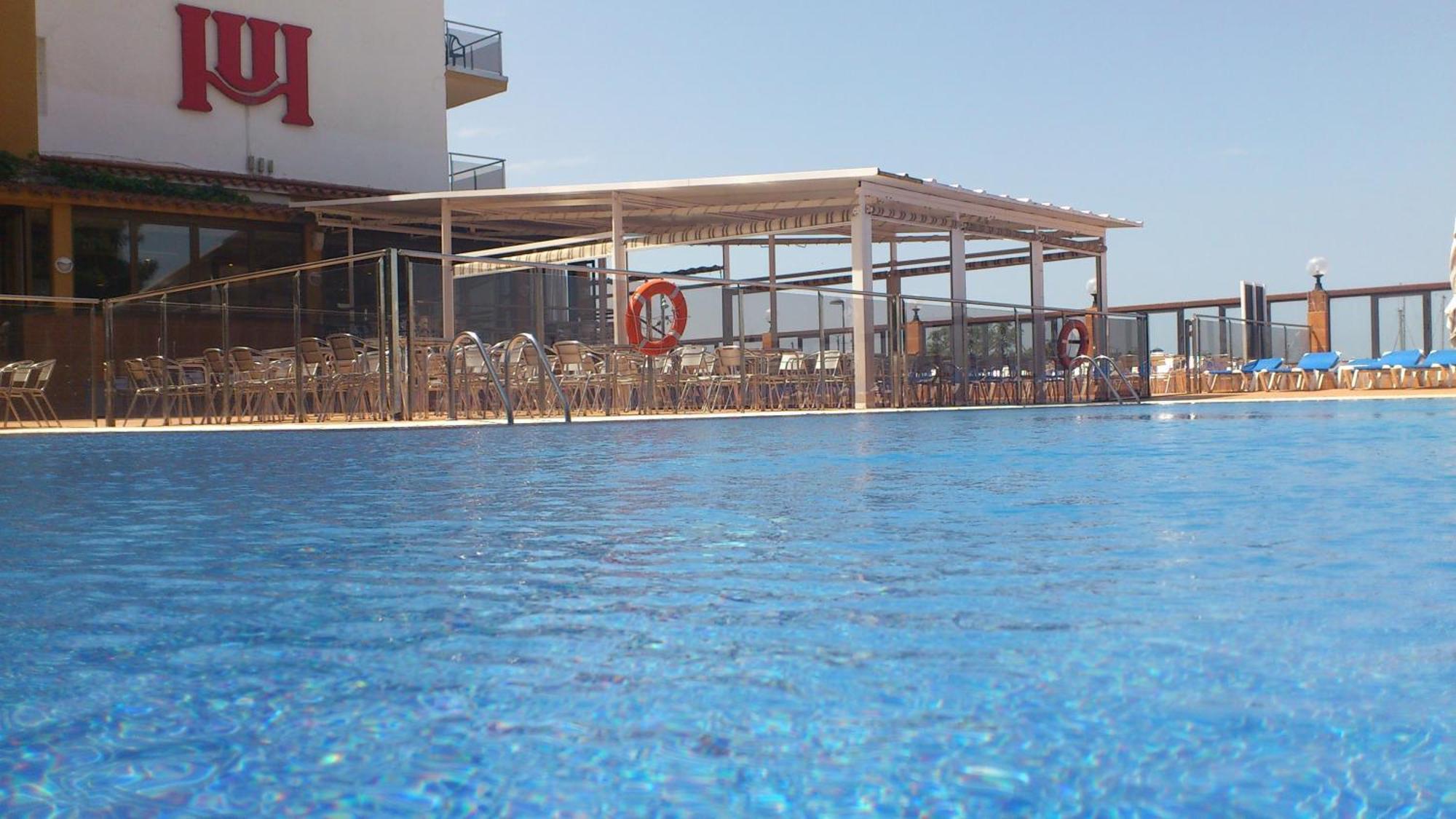 רוזס Hotel Univers מראה חיצוני תמונה