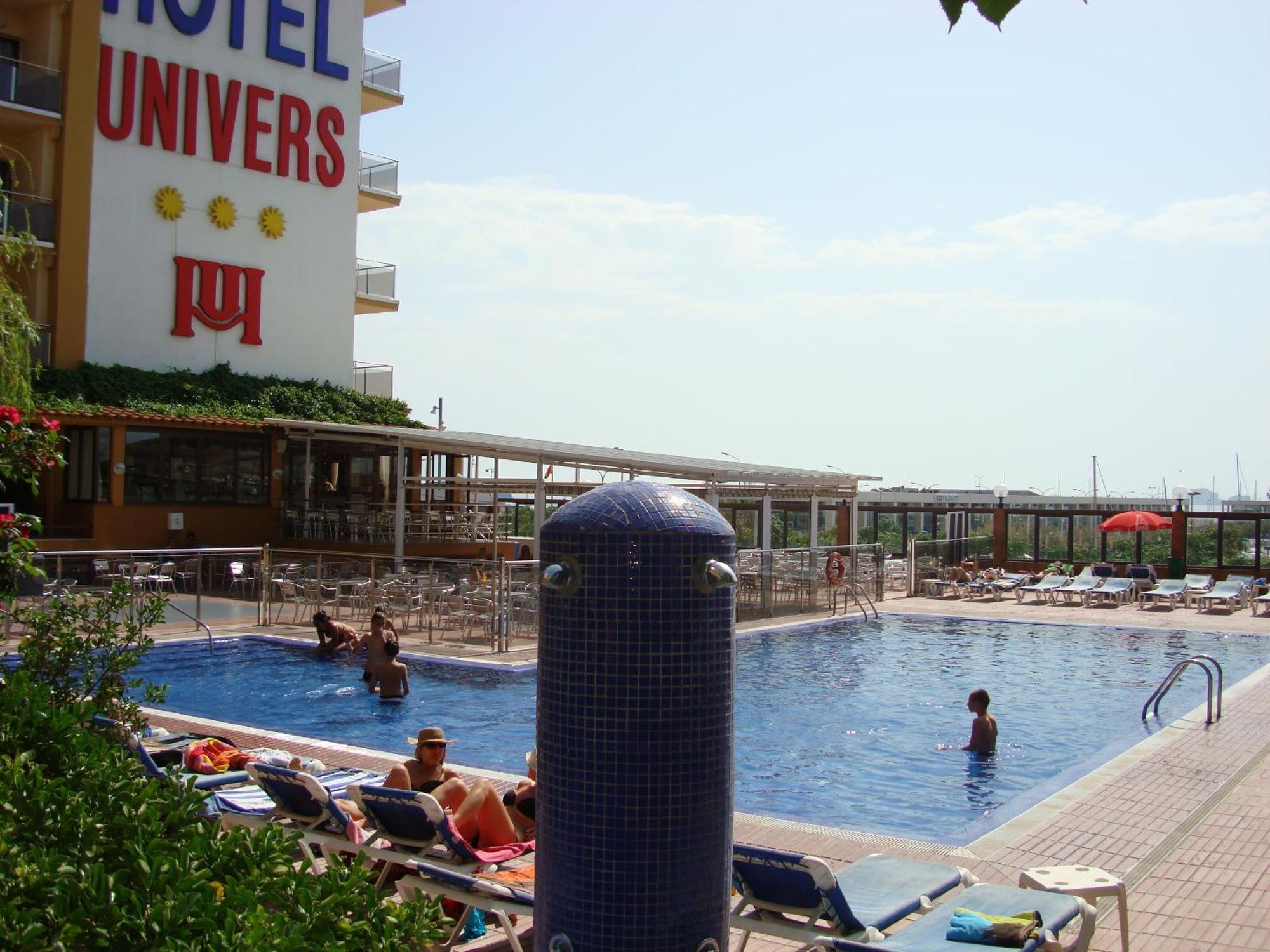 רוזס Hotel Univers מראה חיצוני תמונה