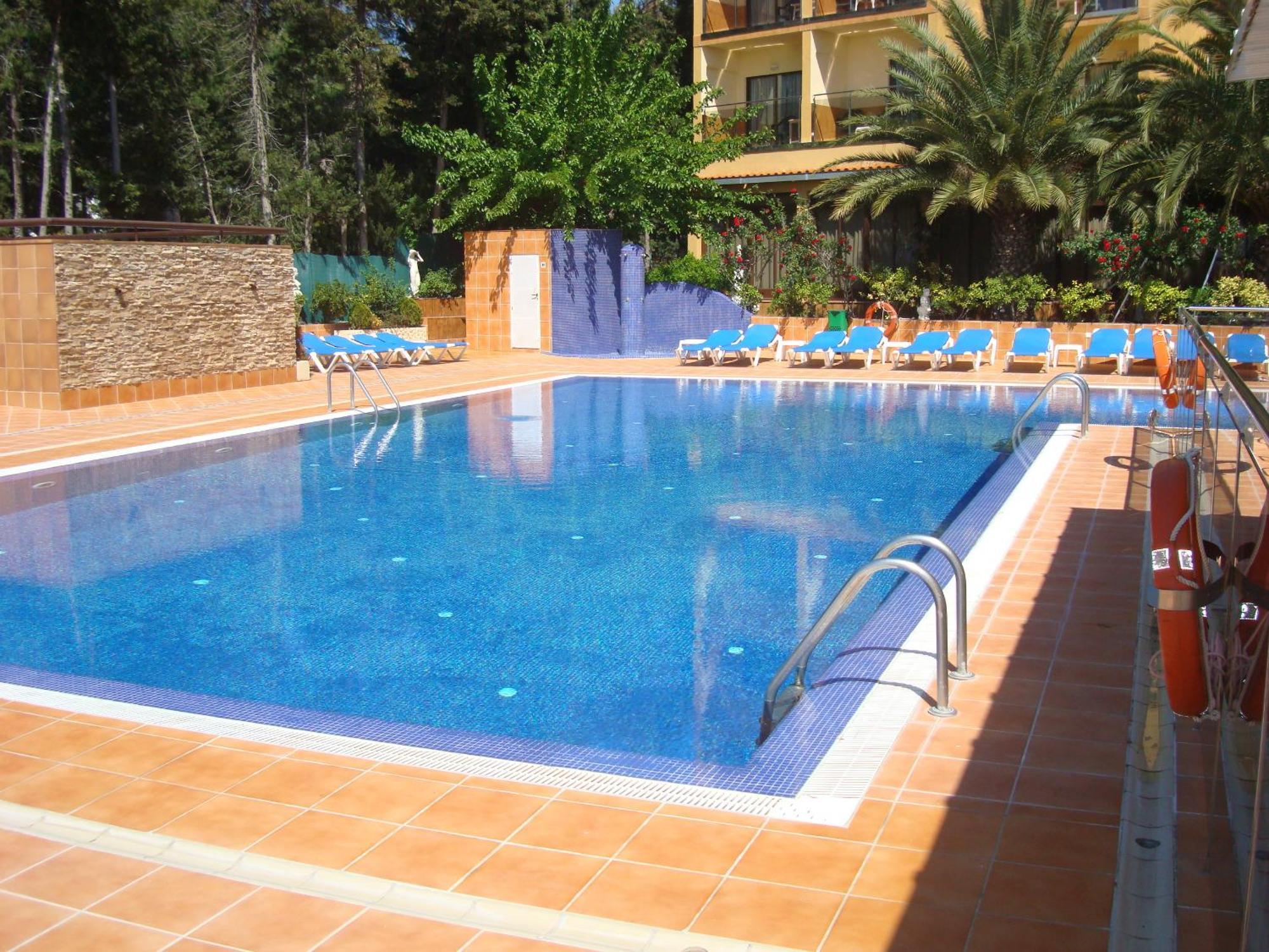 רוזס Hotel Univers מראה חיצוני תמונה