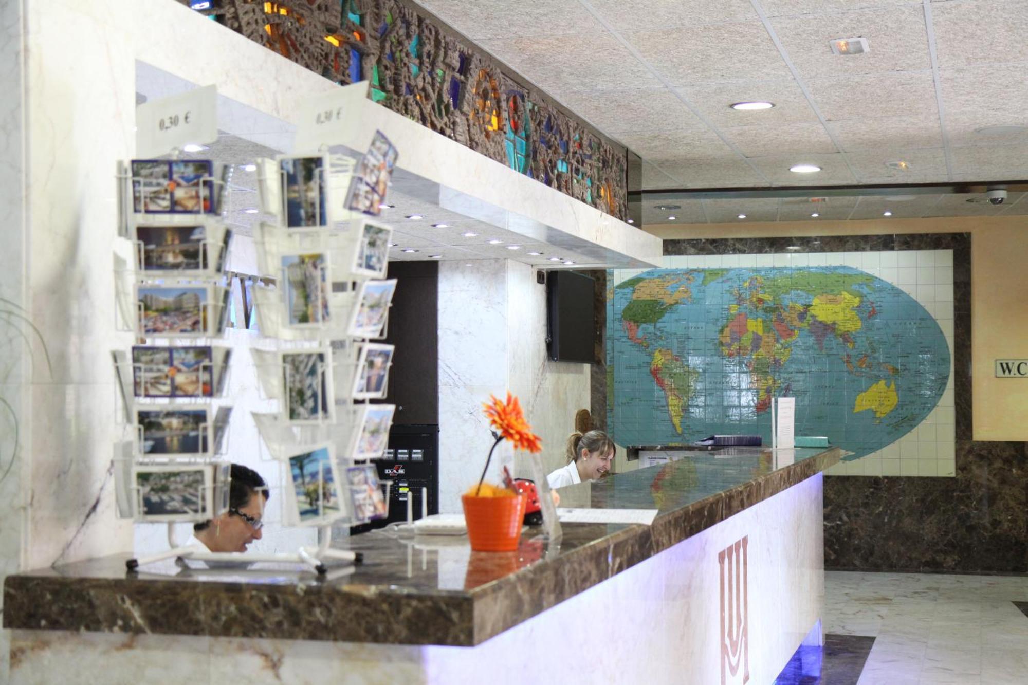 רוזס Hotel Univers מראה חיצוני תמונה