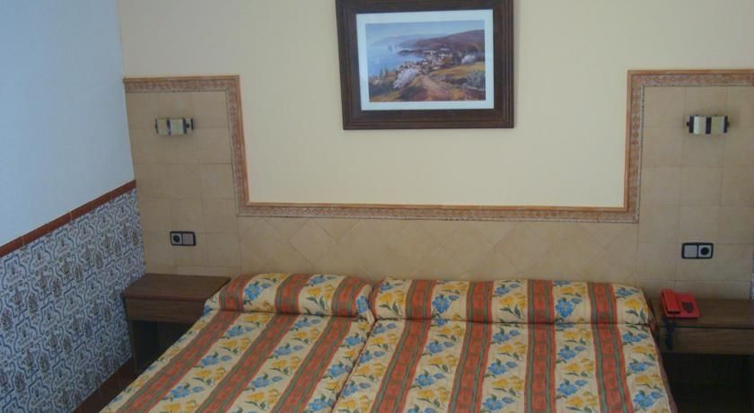 רוזס Hotel Univers מראה חיצוני תמונה