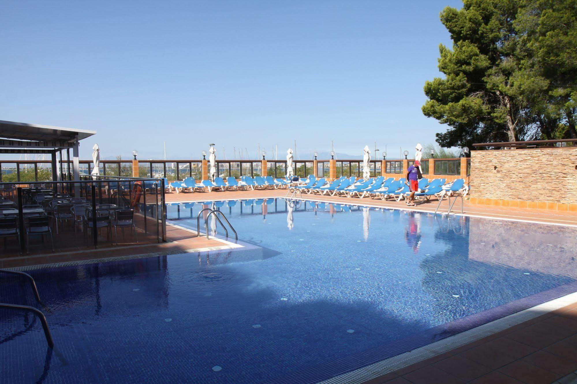 רוזס Hotel Univers מראה חיצוני תמונה